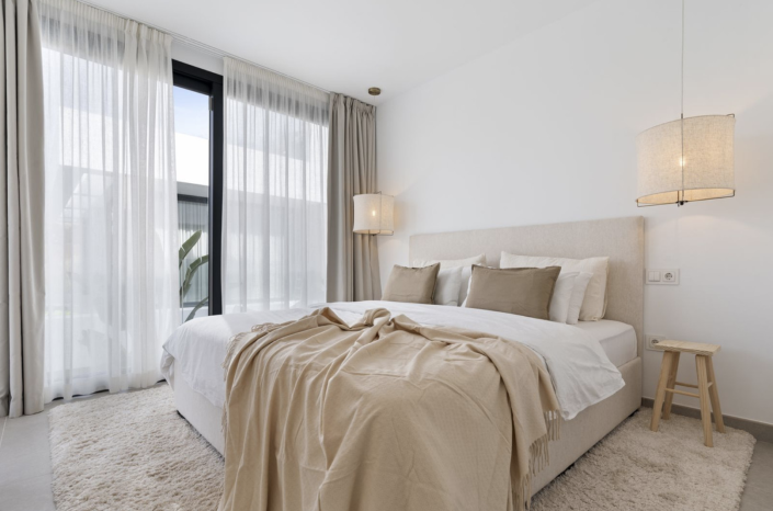 Image No.8-6 Bed Villa / Detached for sale