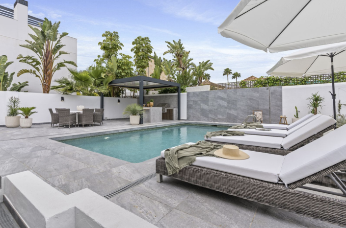 Image No.2-3 Bed Villa for sale