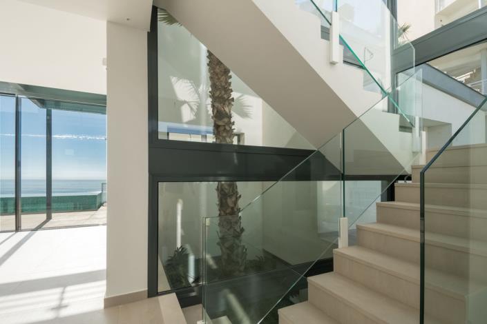 Image No.13-5 Bed Townhouse for sale