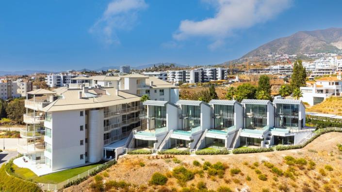 Image No.30-5 Bed Townhouse for sale