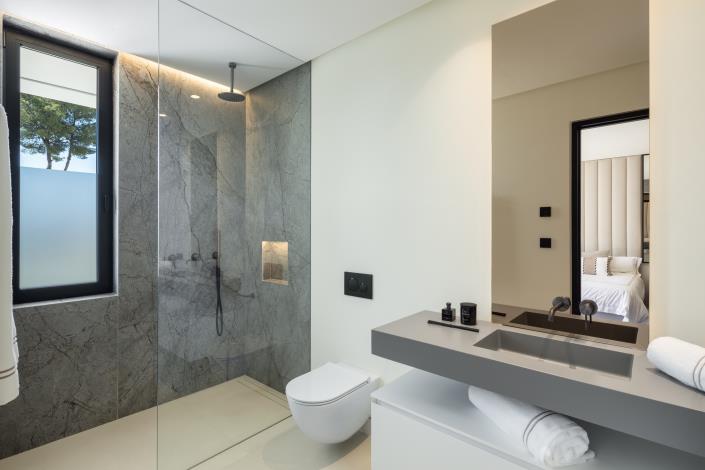 Image No.9-6 Bed Villa for sale