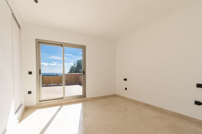 Image No.13-2 Bed Apartment for sale