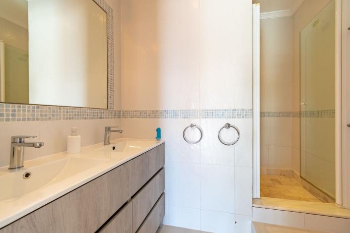 Image No.56-4 Bed House/Villa for sale