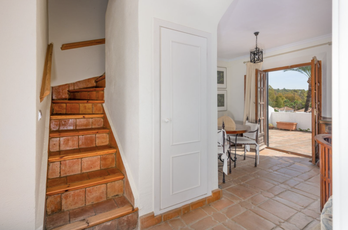 Image No.9-2 Bed Townhouse for sale