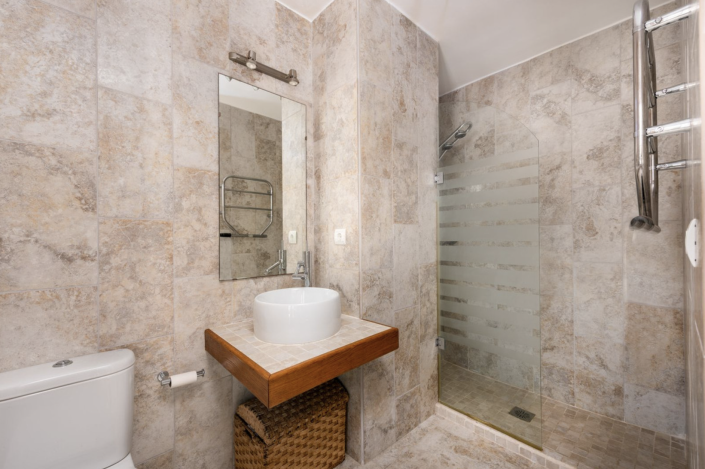 Image No.15-2 Bed Townhouse for sale