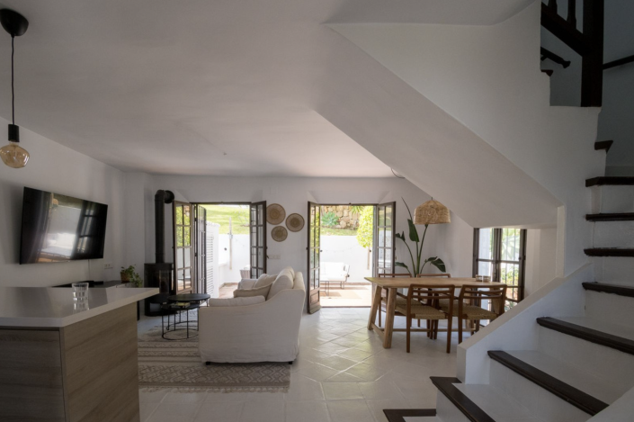 Image No.8-2 Bed Townhouse for sale