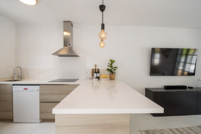 Image No.14-2 Bed Townhouse for sale