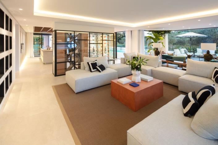 Image No.4-Villa de 5 chambres à vendre à Nueva Andalucia