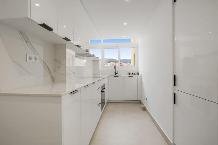 Image No.12-3 Bed Apartment for sale