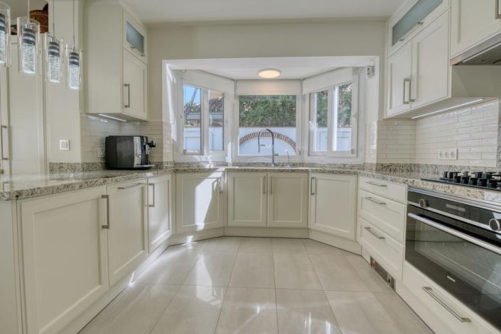 Image No.15-4 Bed Villa for sale