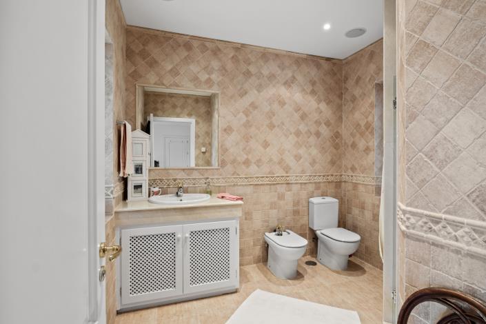 Image No.8-4 Bed Villa for sale