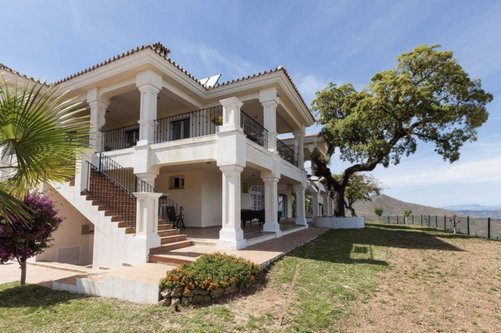 Image No.8-5 Bed Villa / Detached for sale