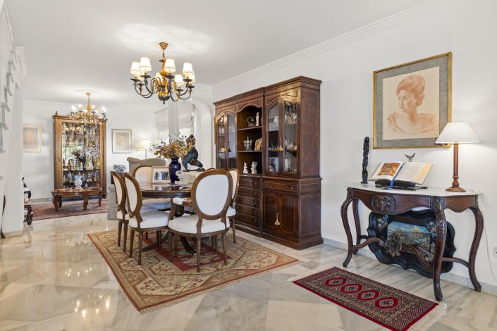 Image No.8-3 Bed Townhouse for sale