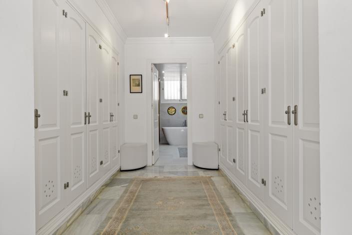 Image No.25-3 Bed Townhouse for sale