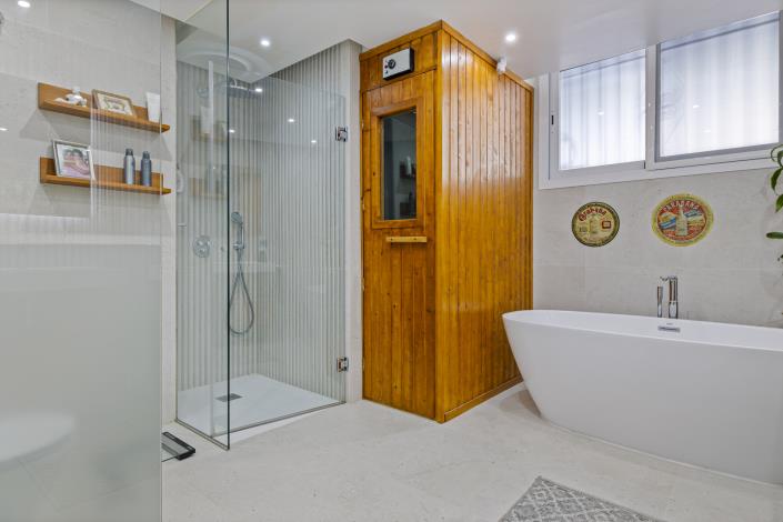 Image No.27-3 Bed Townhouse for sale