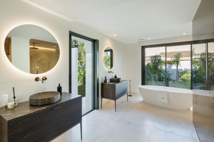 Image No.12-5 Bed Villa for sale