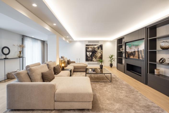 Image No.45-5 Bed Villa for sale