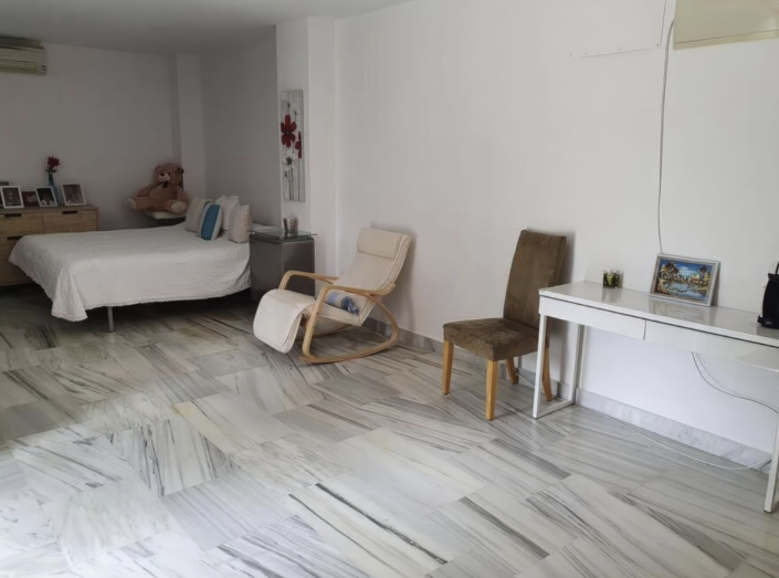 Image No.13-4 Bed Villa / Detached for sale