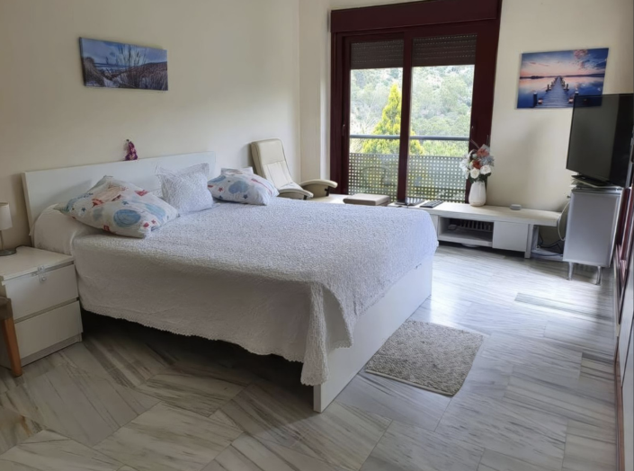 Image No.17-4 Bed Villa / Detached for sale