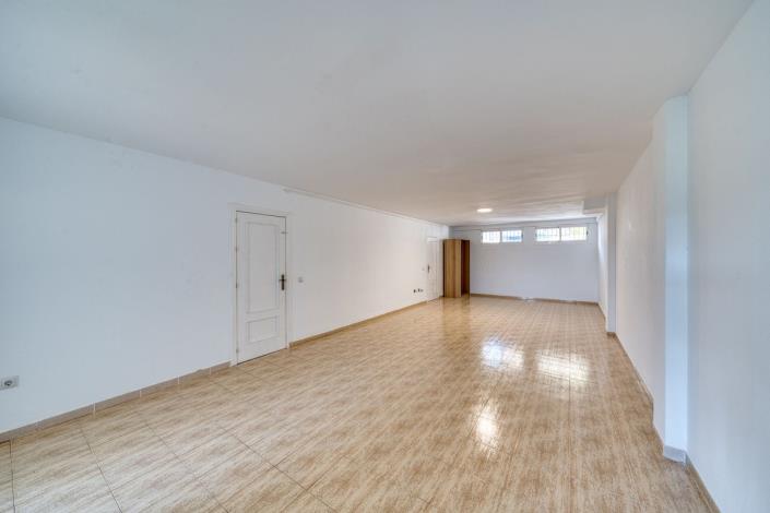 Image No.19-5 Bed Townhouse for sale