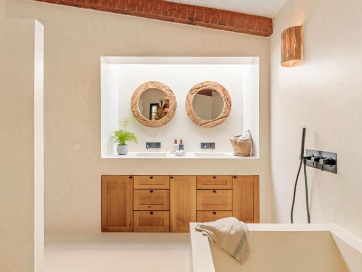 Image No.9-6 Bed Villa for sale