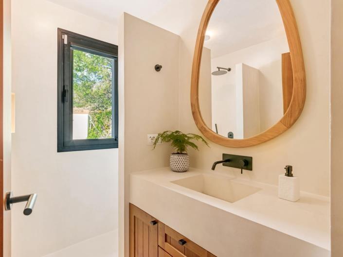 Image No.13-6 Bed Villa for sale