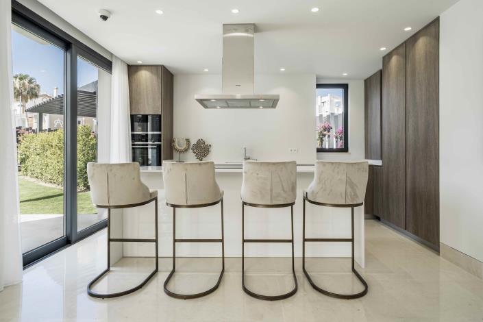 Image No.3-4 Bed Villa / Detached for sale