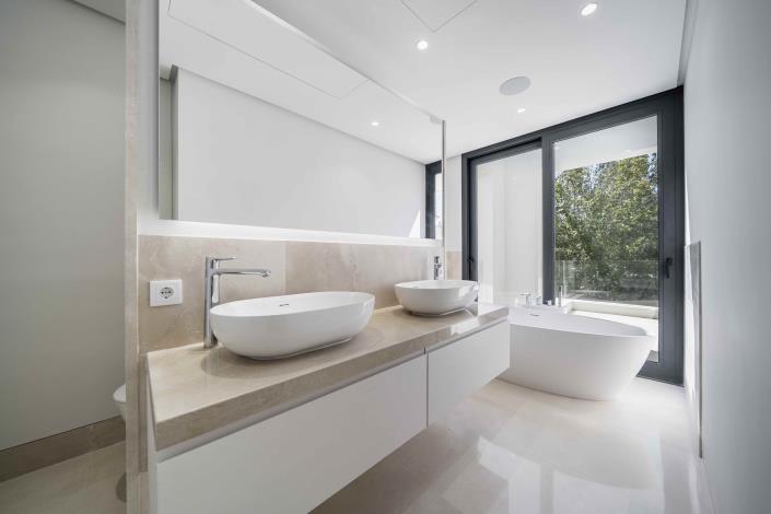 Image No.17-4 Bed Villa / Detached for sale