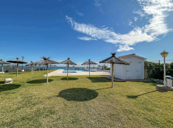 Image No.13-2 Bed Townhouse for sale