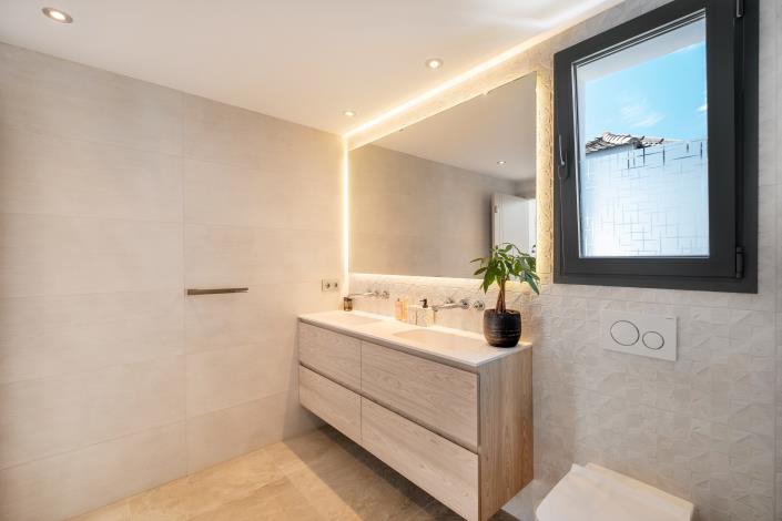 Image No.36-5 Bed Villa for sale