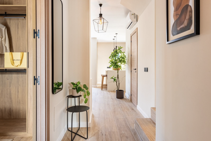 Image No.12-4 Bed Townhouse for sale