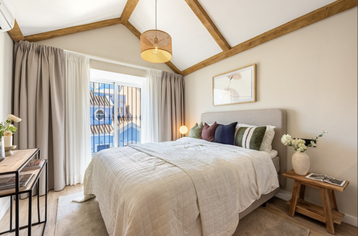 Image No.16-4 Bed Townhouse for sale