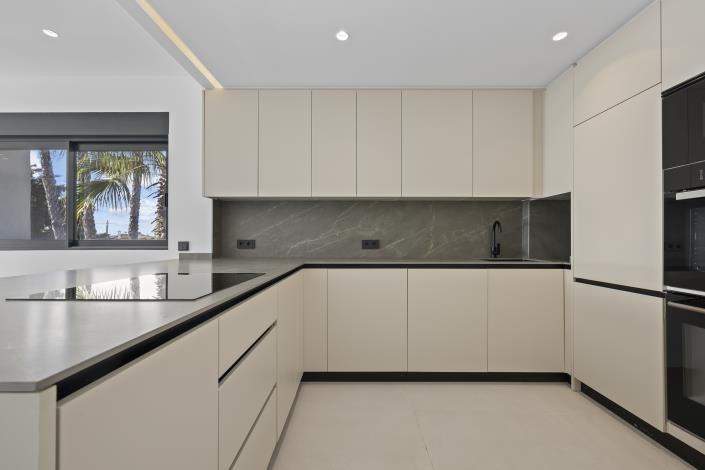 Image No.17-3 Bed Duplex for sale