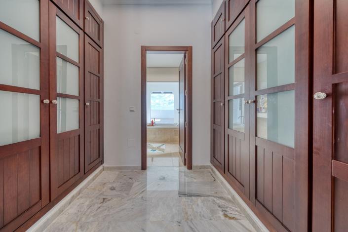 Image No.33-5 Bed Villa for sale