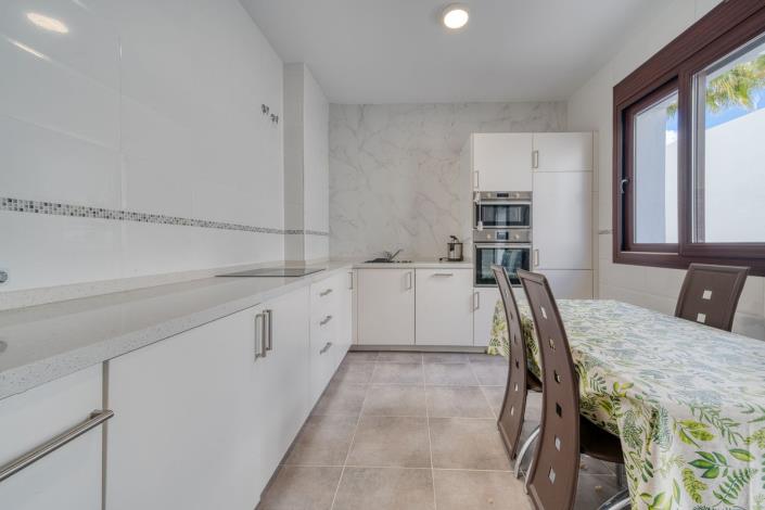 Image No.57-5 Bed Villa for sale