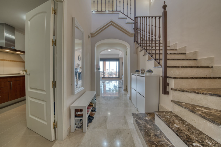 Image No.8-3 Bed Townhouse for sale