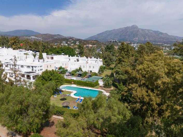 Image No.25-2 Bed Semi-Detached for sale