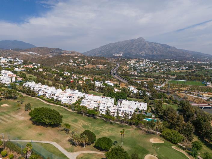 Image No.26-2 Bed Semi-Detached for sale