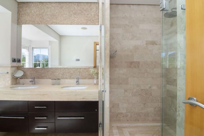 Image No.30-5 Bed Villa for sale