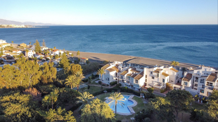 Image No.3-Villa / Détaché de 2 chambres à vendre à Estepona