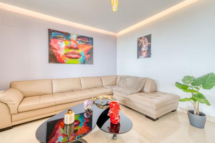 Image No.12-3 Bed Apartment for sale