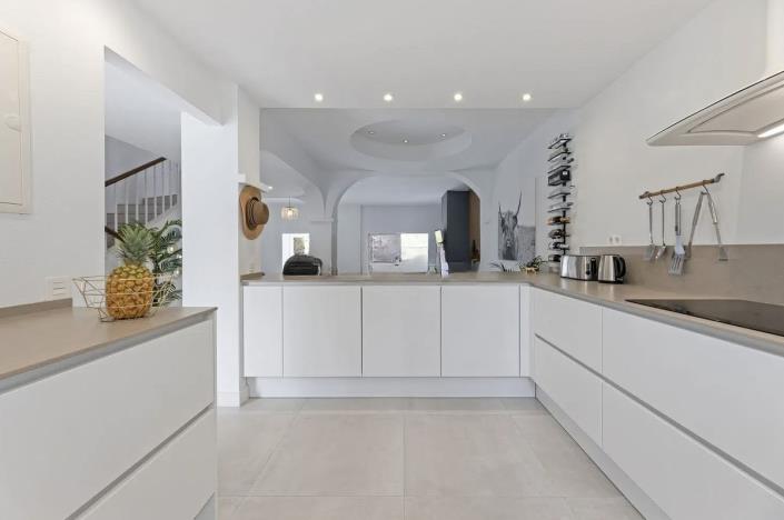 Image No.10-3 Bed Townhouse for sale