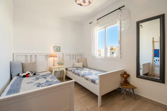 Image No.21-3 Bed Semi-Detached for sale