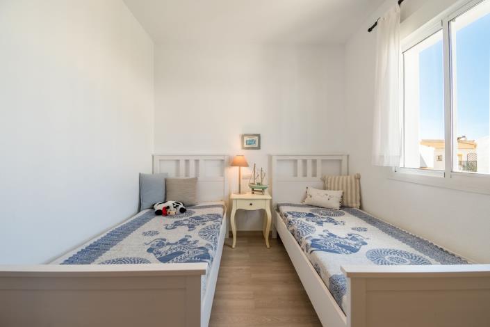 Image No.46-3 Bed Semi-Detached for sale