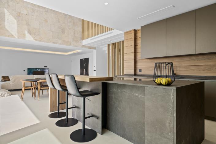 Image No.12-4 Bed Villa for sale