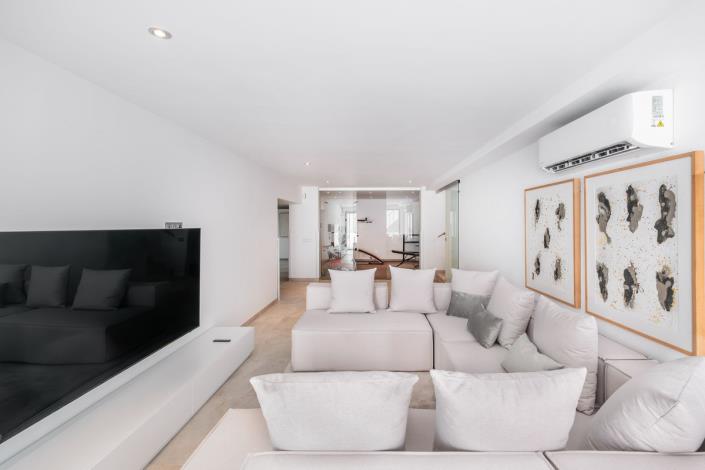 Image No.15-5 Bed Villa for sale