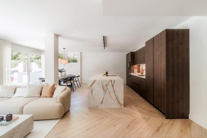 Image No.4-4 Bed Apartment for sale