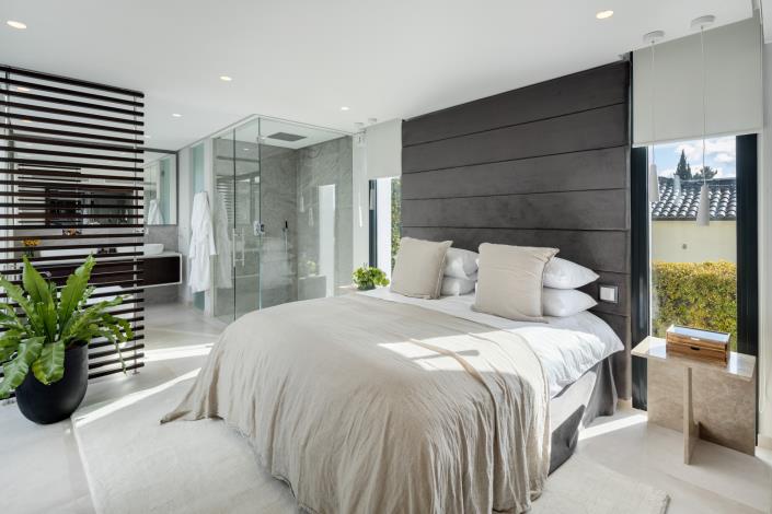 Image No.9-6 Bed Villa for sale