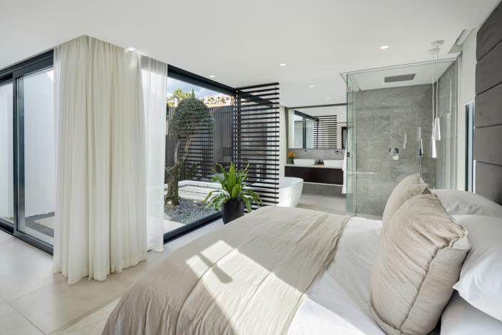 Image No.15-6 Bed Villa for sale