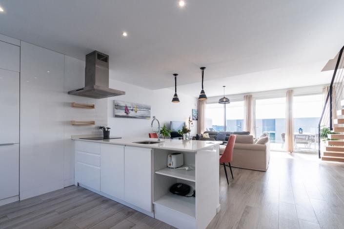 Image No.13-3 Bed Townhouse for sale